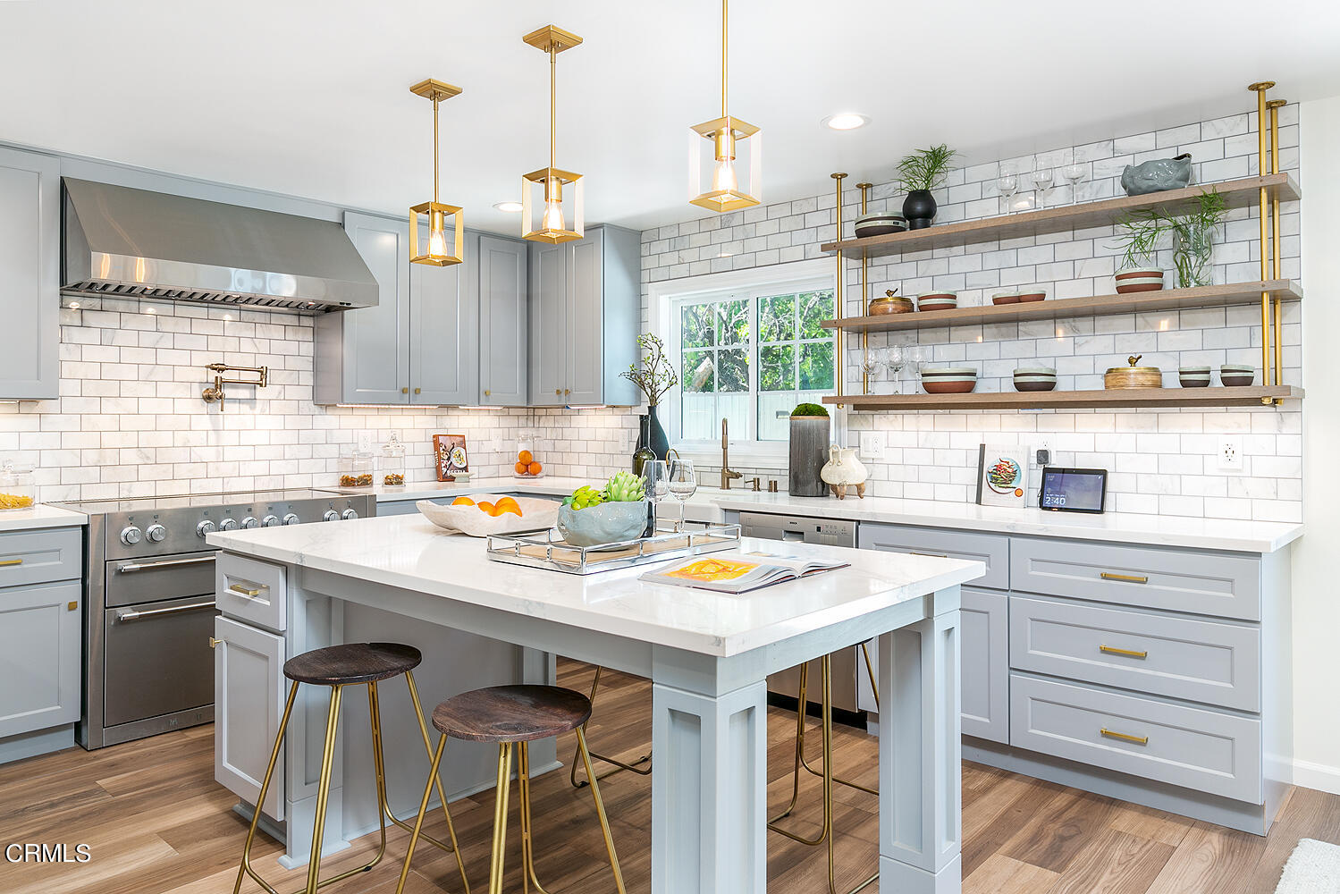 3333 Yorkshire Road Pasadena, CA 91107 - Photo 10 of 34 a kitchen with a table chairs and white appliances