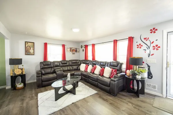 $209,000 | 268 Angelus Drive, Irondequoit, NY 14622