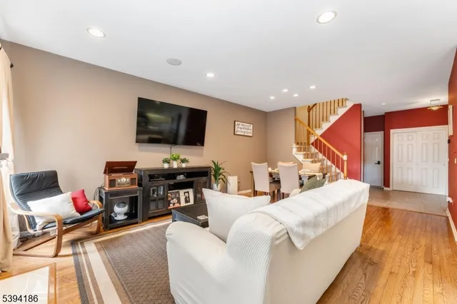 $565,000 | 18 La Costa Drive, Annandale, NJ 08801