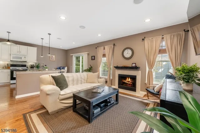 $565,000 | 18 La Costa Drive, Annandale, NJ 08801