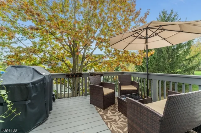 $565,000 | 18 La Costa Drive, Annandale, NJ 08801