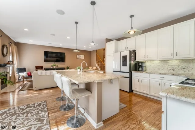 $565,000 | 18 La Costa Drive, Annandale, NJ 08801