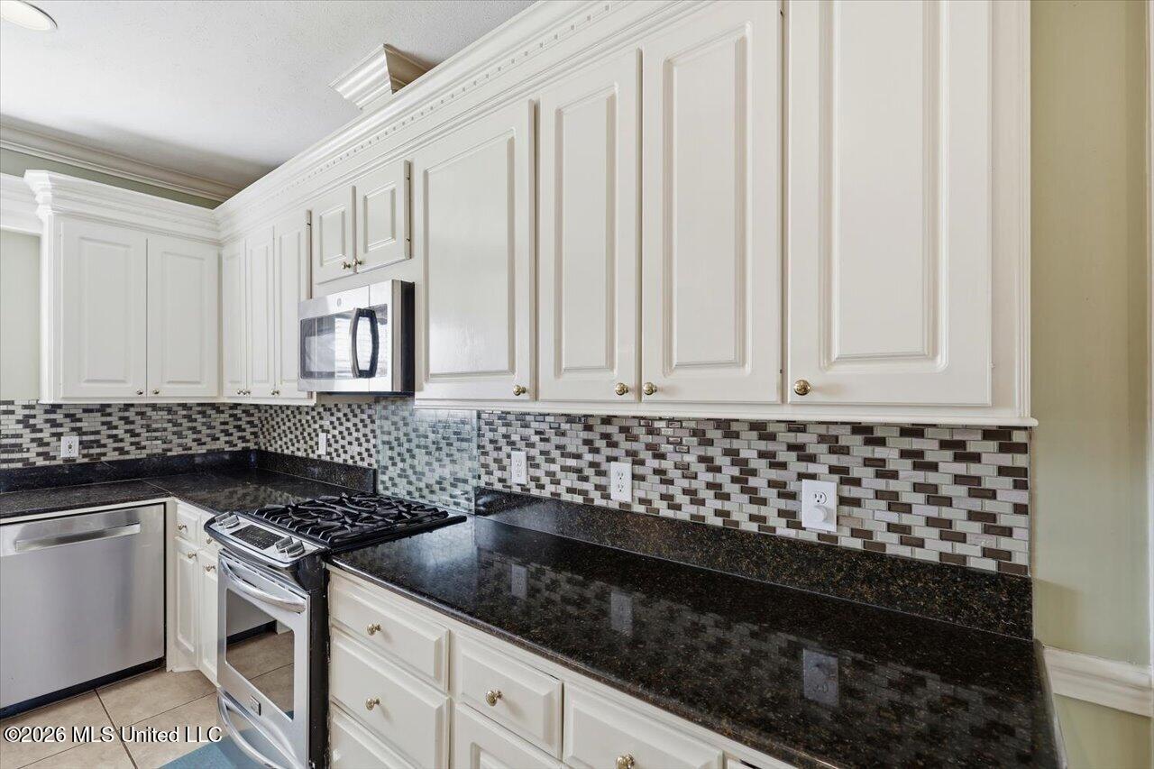 104 Merlot Cove Clinton, MS 39056 - Photo 9 of 40 17-104 Merlot Cove _ Home Tours MS