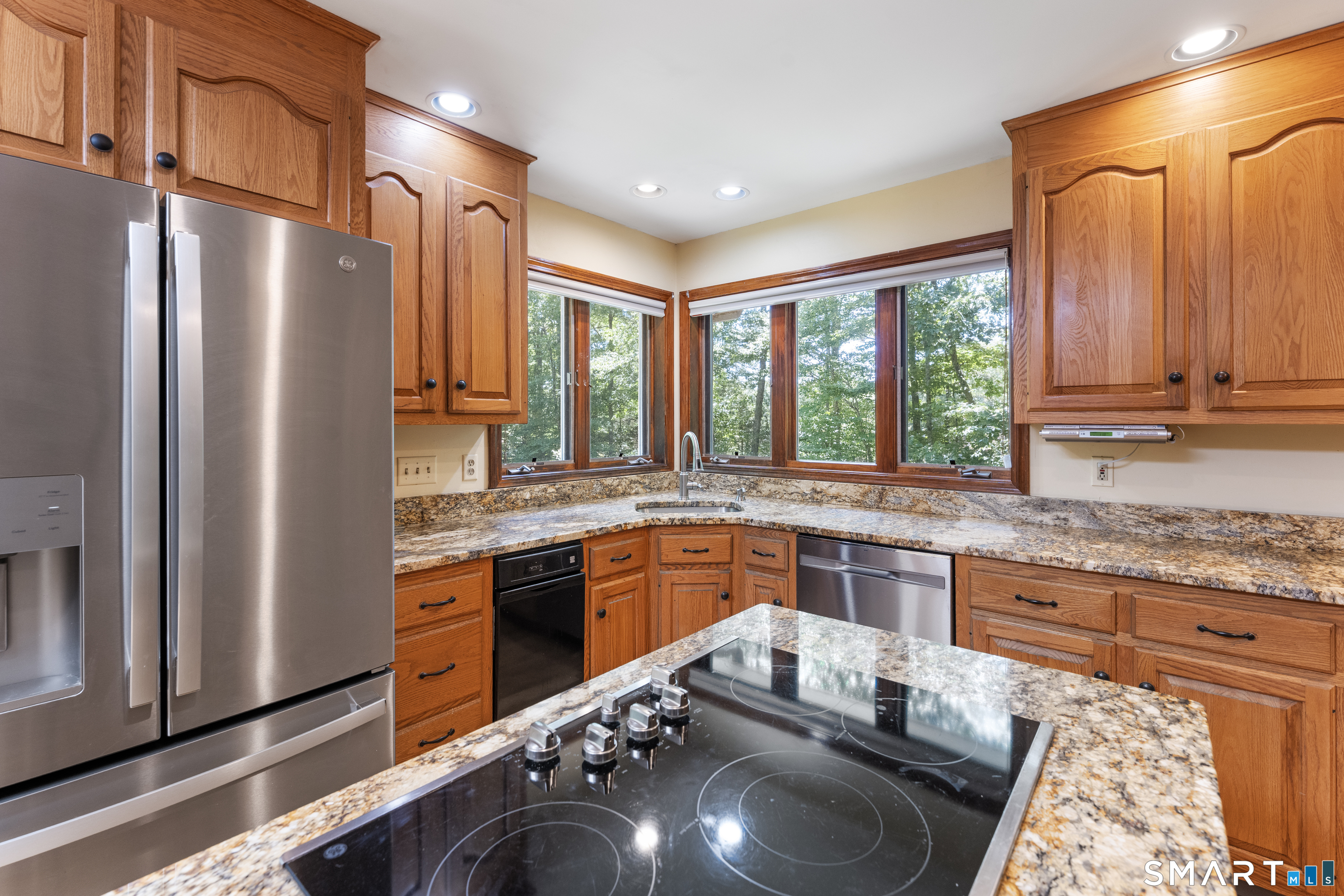 202 West Road Salem, CT 06420 - Photo 3 of 40