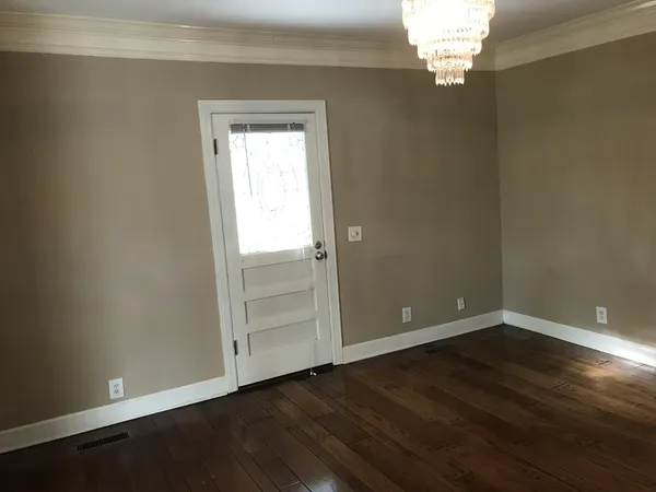 $1,800 | 1112 C Franklin Road, Brentwood, TN 37027