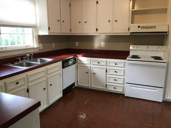 $1,800 | 1112 C Franklin Road, Brentwood, TN 37027