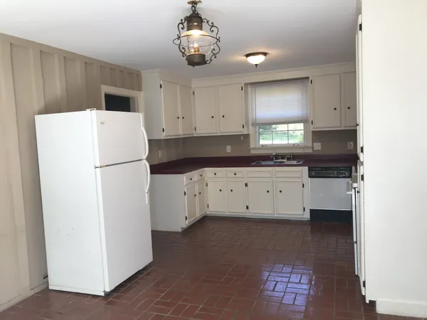 $1,800 | 1112 C Franklin Road, Brentwood, TN 37027