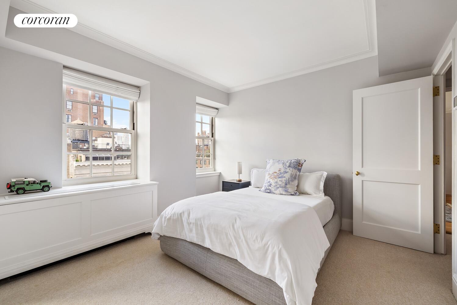 52 East 72nd Street, Unit PHA Manhattan, NY 10021 - Photo 11 of 16