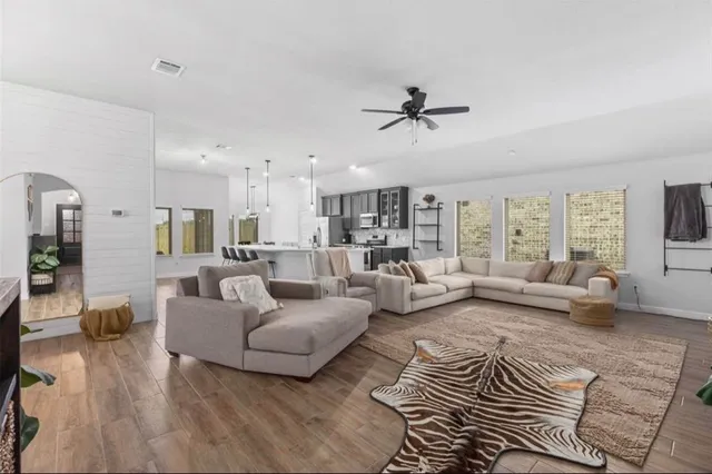 $2,399 | 5311 Latigo Court, Alvin, TX 77511