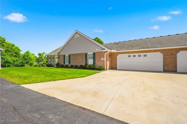 $229,900 | 1712 Sonora Street Northwest, Uniontown, OH 44685
