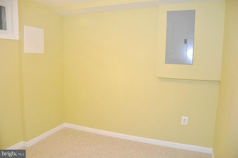14970 Alaska Road Woodbridge, VA 22191 - Photo 2 of 30 Bedroom