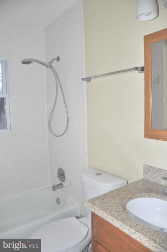 14970 Alaska Road Woodbridge, VA 22191 - Photo 12 of 30 Bath