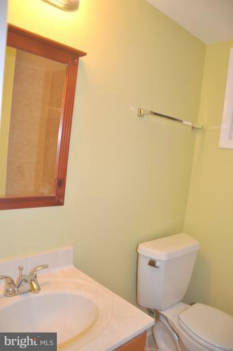 14970 Alaska Road Woodbridge, VA 22191 - Photo 4 of 30 Bath