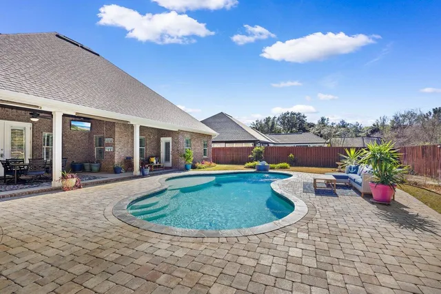 $865,000 | 1469 West Shores Boulevard, Gulf Breeze, FL 32563