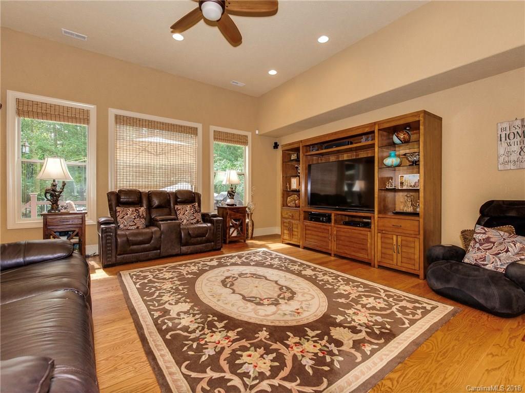 4101 Spring Street Charlotte, NC 28270 - Photo 10 of 29 Gallery Image 10