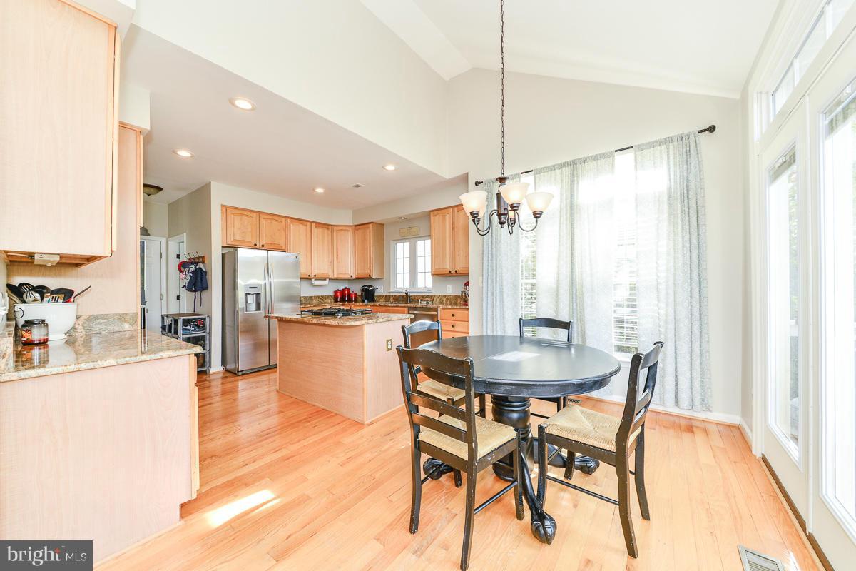 14180 Clubhouse Road Gainesville, VA 20155 - Photo 8 of 28 Kitchen