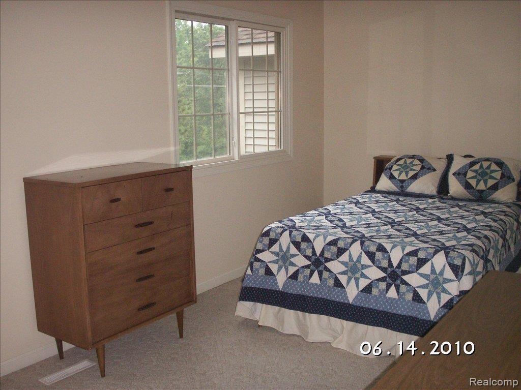 5122 East Allen Road Howell, MI 48855 - Photo 4 of 10 BR 2