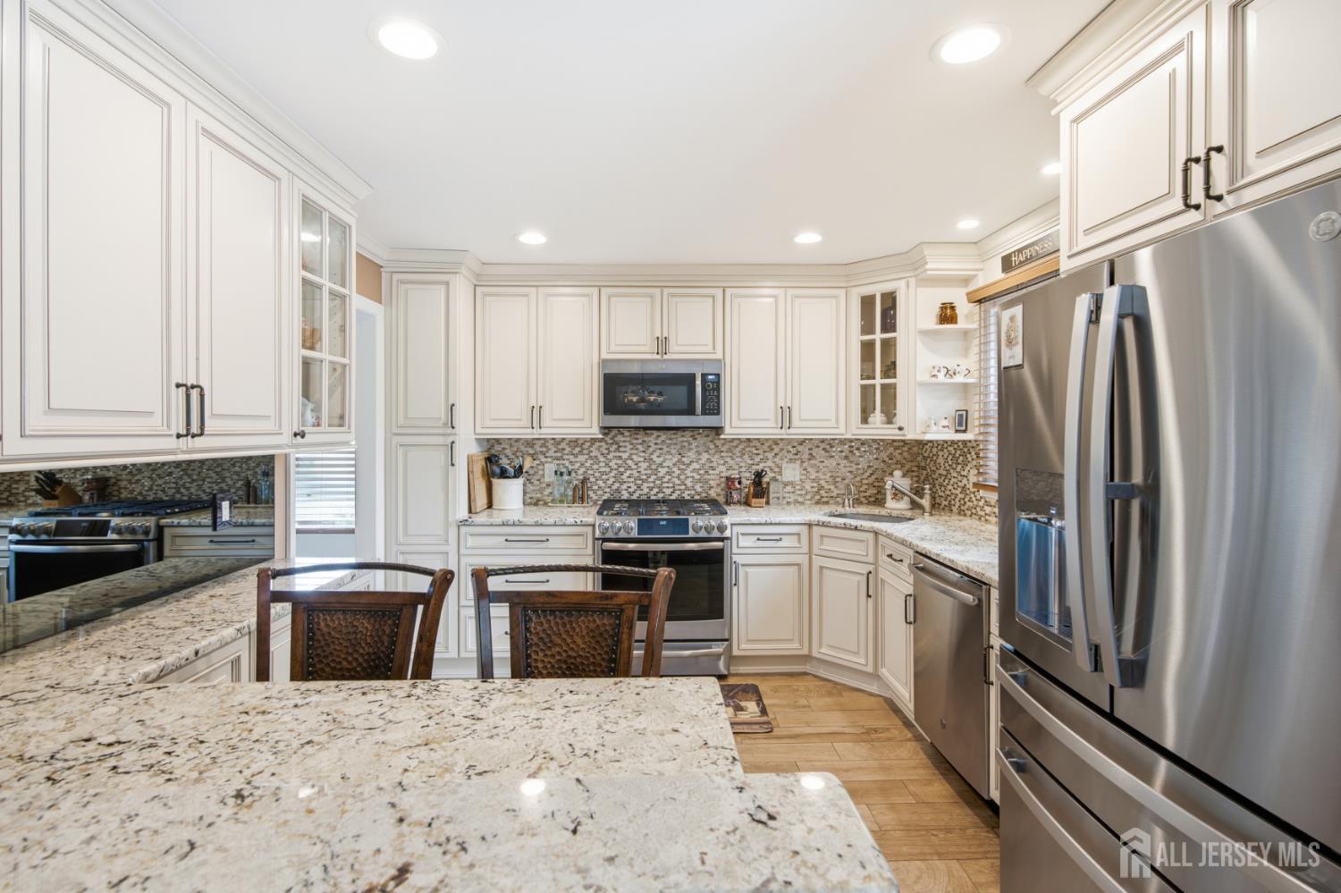 9 Brox Road Edison, NJ 08817 - Photo 7 of 38
