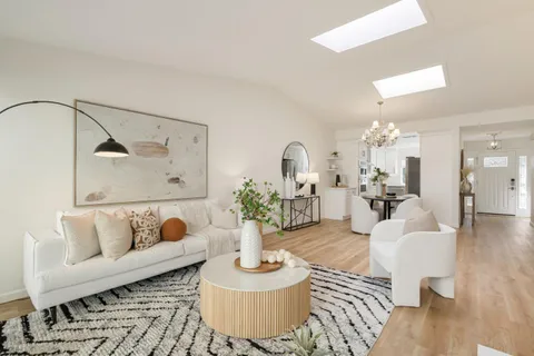 $1,048,000 | 1141 Holly Oak Circle, San Jose, CA 95120