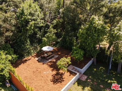 $1,350,000 | 22060 Independencia Street, Woodland Hills, CA 91364