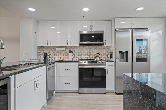 $3,900 | 19111 Vista Bay Drive, Unit 212, Indian Shores, FL 33785