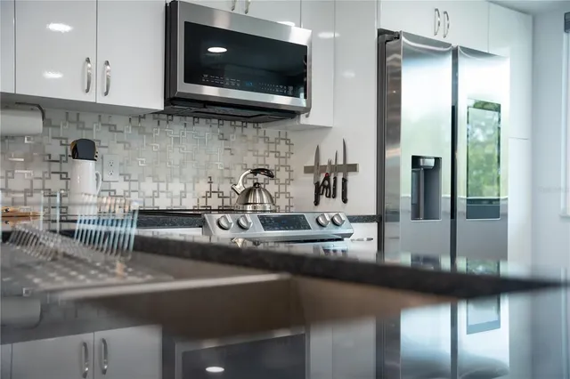 $3,900 | 19111 Vista Bay Drive, Unit 212, Indian Shores, FL 33785