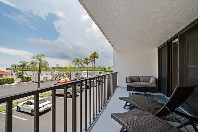 $3,900 | 19111 Vista Bay Drive, Unit 212, Indian Shores, FL 33785