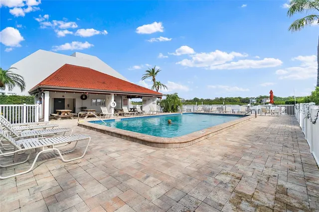 $3,900 | 19111 Vista Bay Drive, Unit 212, Indian Shores, FL 33785