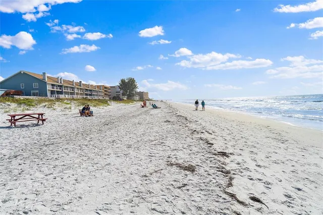 $3,900 | 19111 Vista Bay Drive, Unit 212, Indian Shores, FL 33785