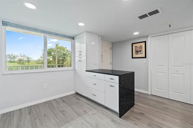 $3,900 | 19111 Vista Bay Drive, Unit 212, Indian Shores, FL 33785