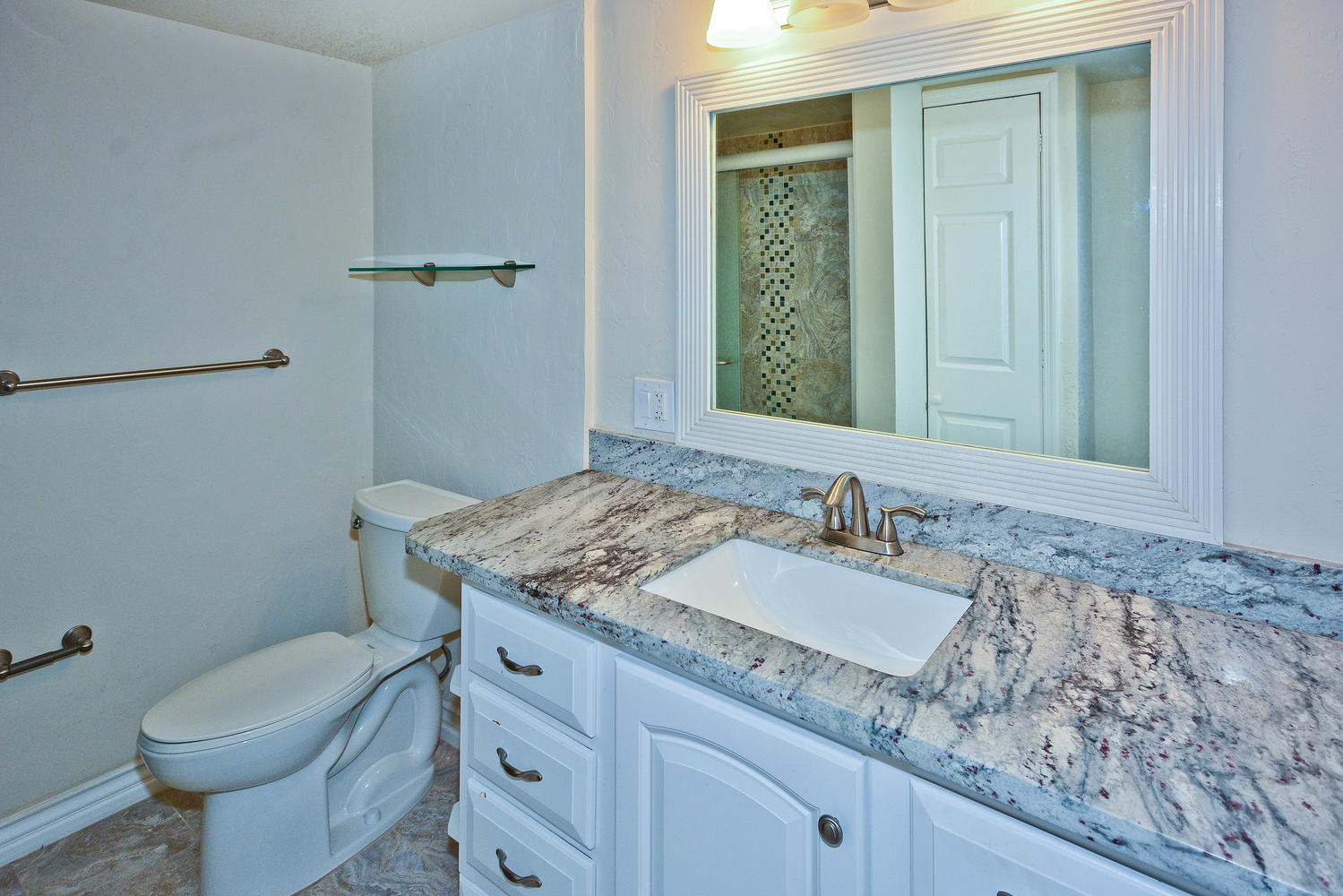 951 De Soto Road, Unit 125 Boca Raton, FL 33432 - Photo 13 of 31 Master bathroom
