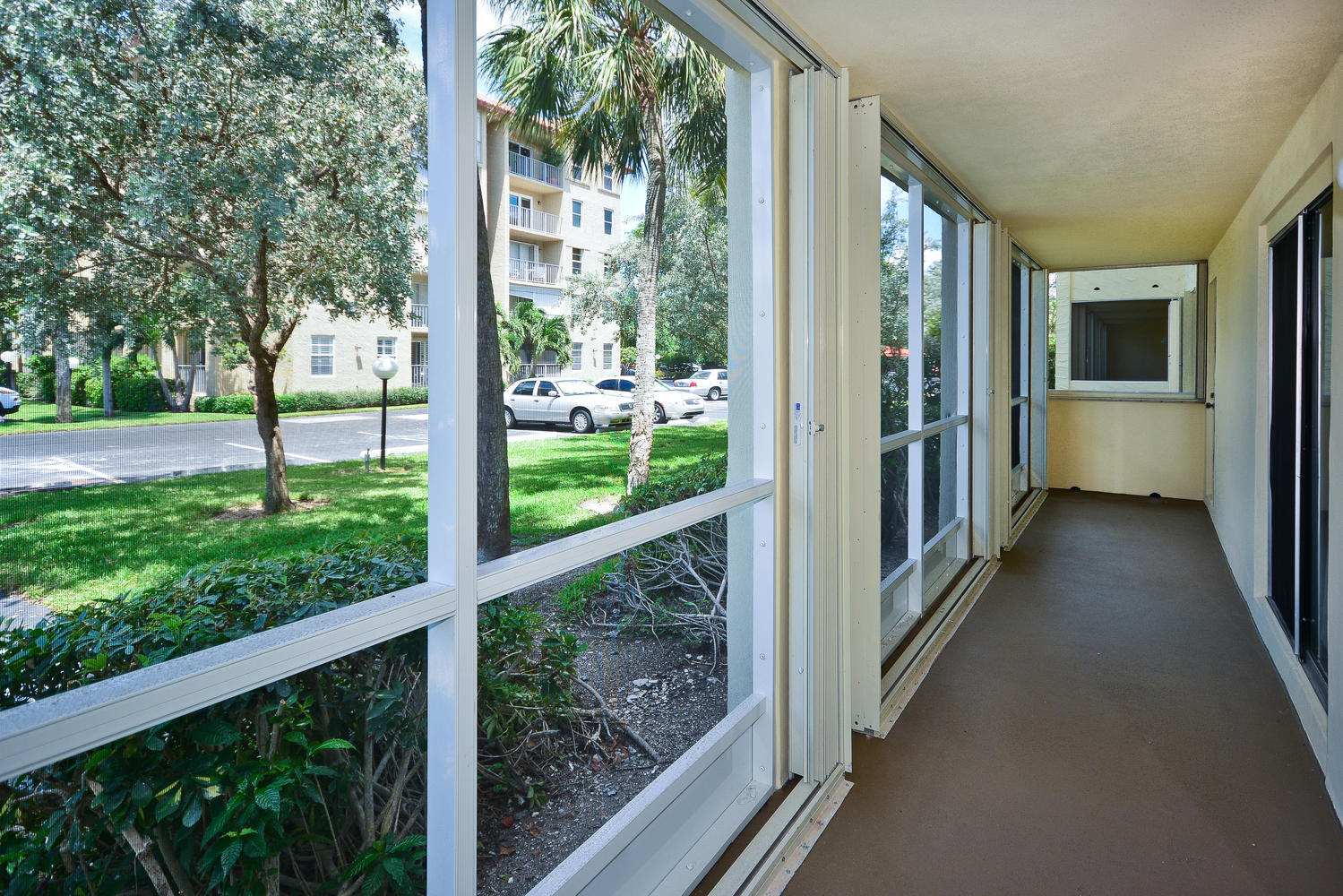 951 De Soto Road, Unit 125 Boca Raton, FL 33432 - Photo 21 of 31 Patio