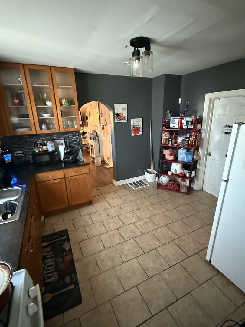 7916 South Normal Avenue Chicago, IL 60620 - Photo 4 of 7