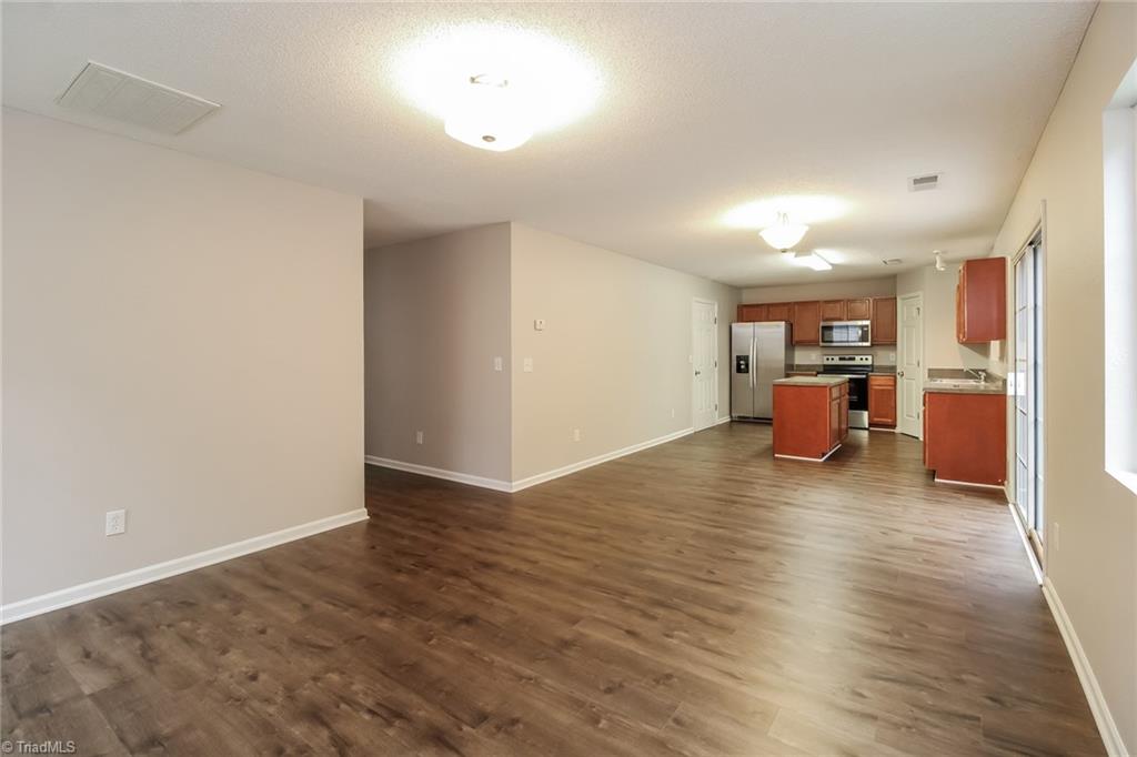 7 Vodington Circle Greensboro, NC 27405 - Photo 3 of 15