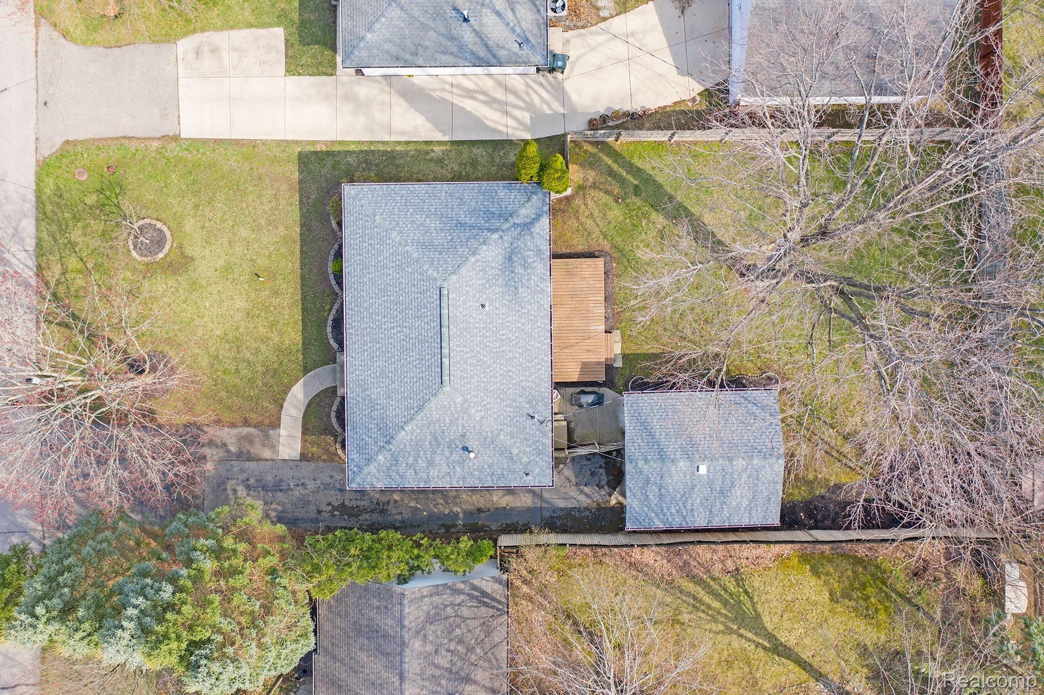2405 Culbertson Avenue Rochester, MI 48307 - Photo 21 of 23 DJI_0426.jpg