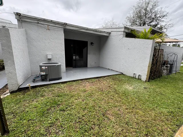 $1,700 | 4110 Maine Street, Unit 4, Lake Worth, FL 33461