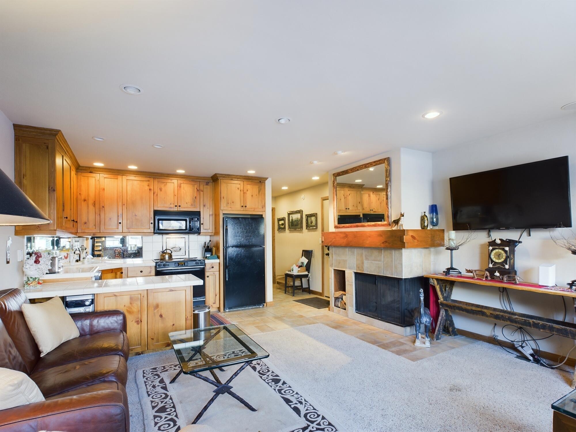 125 Picabo Street, Unit F7 Ketchum, ID 83340 - Photo 3 of 20 International Village Condo