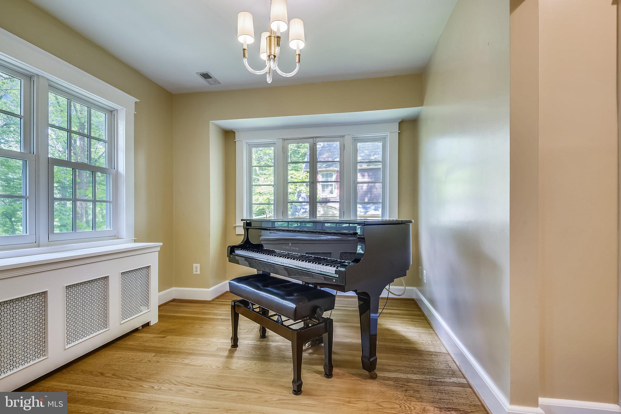 33 Merrymount Road Baltimore, MD 21210 - Photo 16 of 54 Main level study