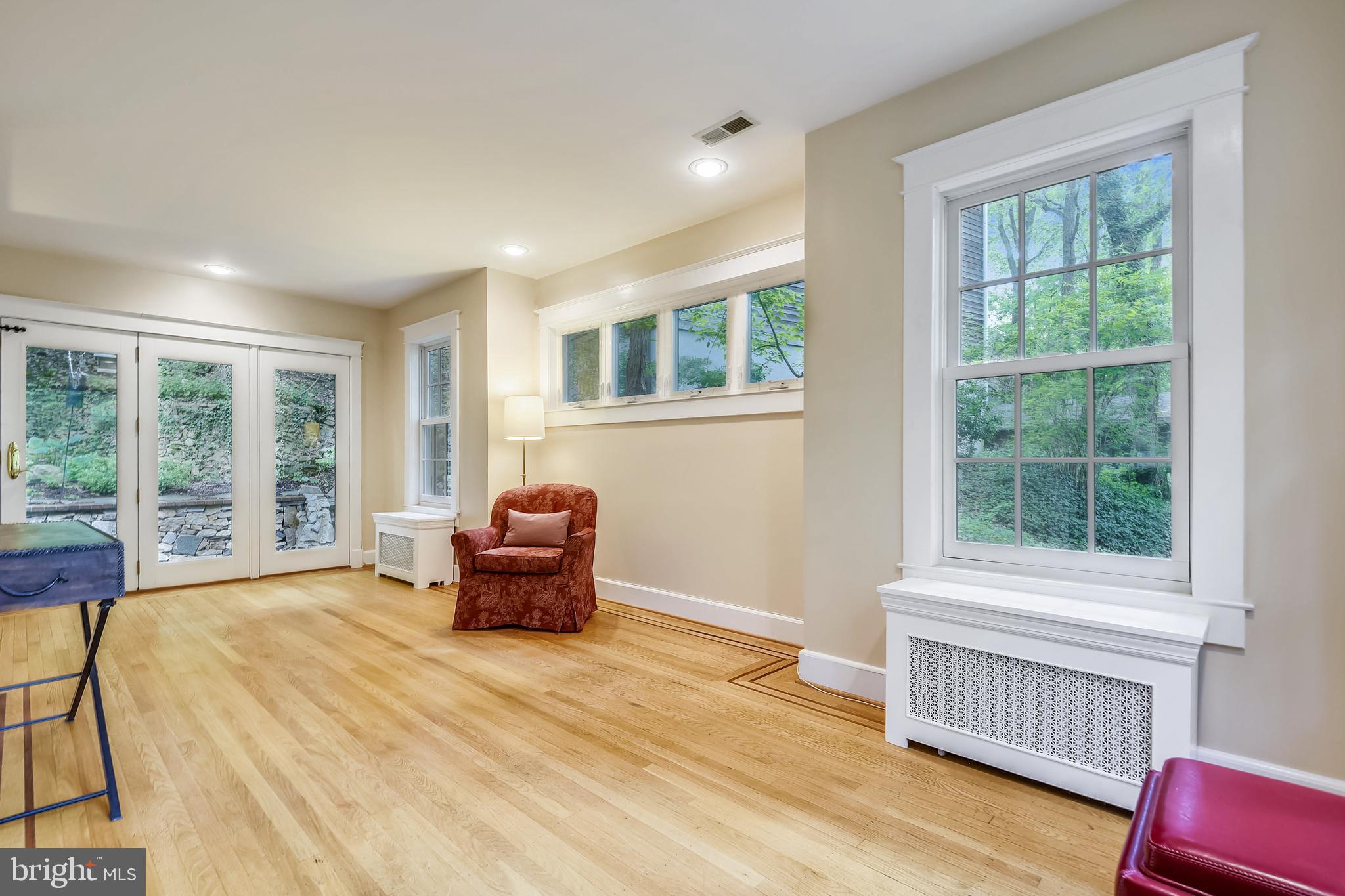 33 Merrymount Road Baltimore, MD 21210 - Photo 17 of 54 Main level family room