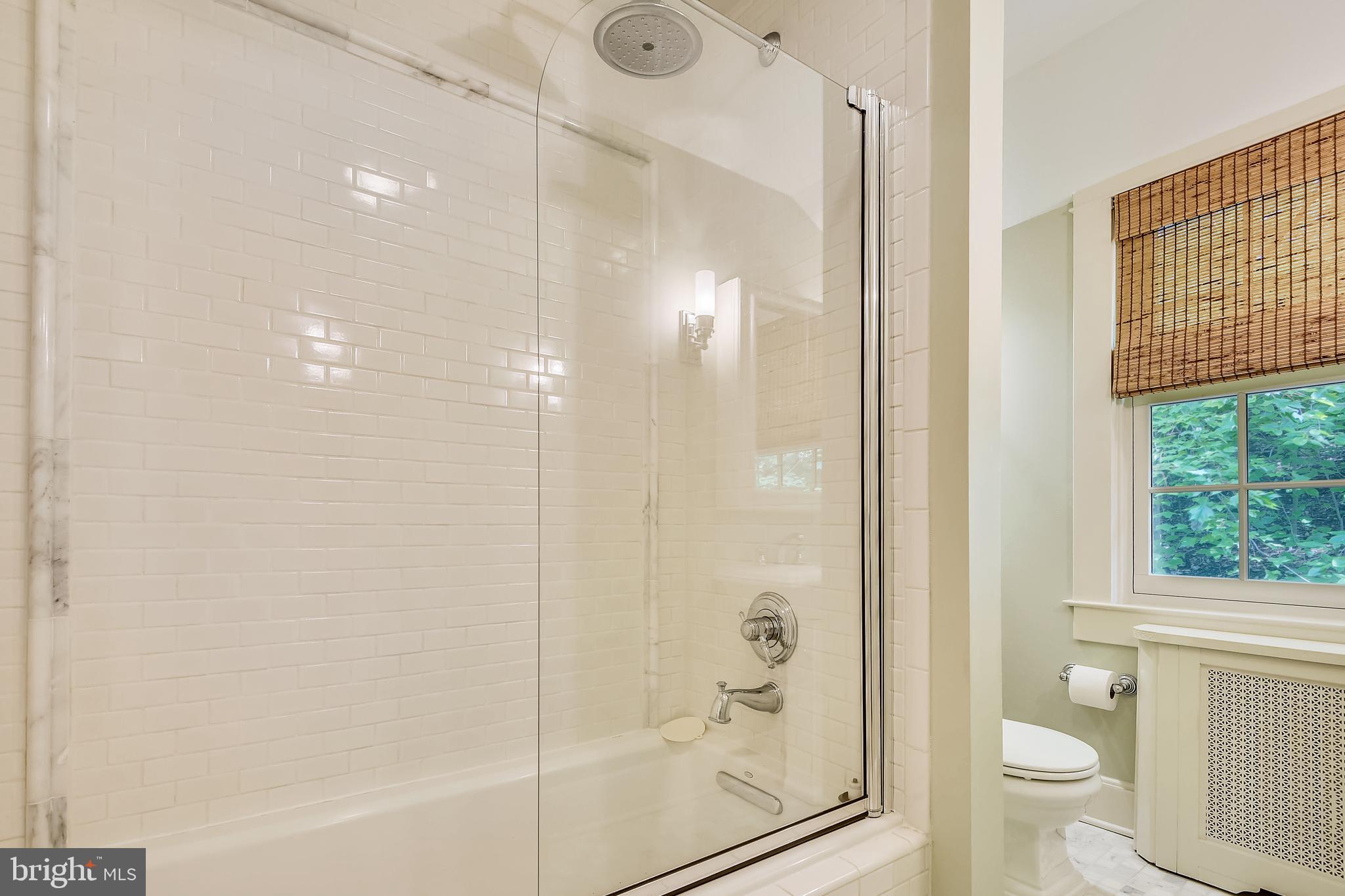33 Merrymount Road Baltimore, MD 21210 - Photo 31 of 54 2nd floor hall bath
