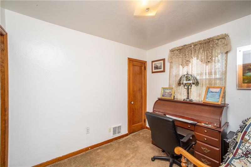 179 Gass Road Pittsburgh, PA 15229 - Photo 11 of 25 Gallery Image 11