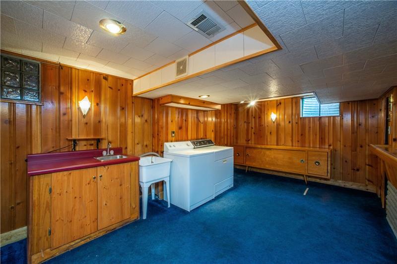 179 Gass Road Pittsburgh, PA 15229 - Photo 15 of 25 Gallery Image 15