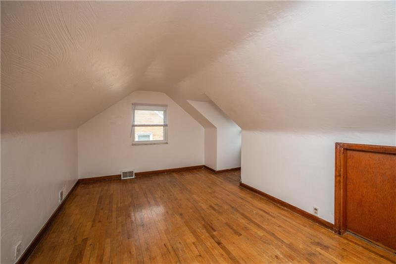 179 Gass Road Pittsburgh, PA 15229 - Photo 17 of 25 Gallery Image 17