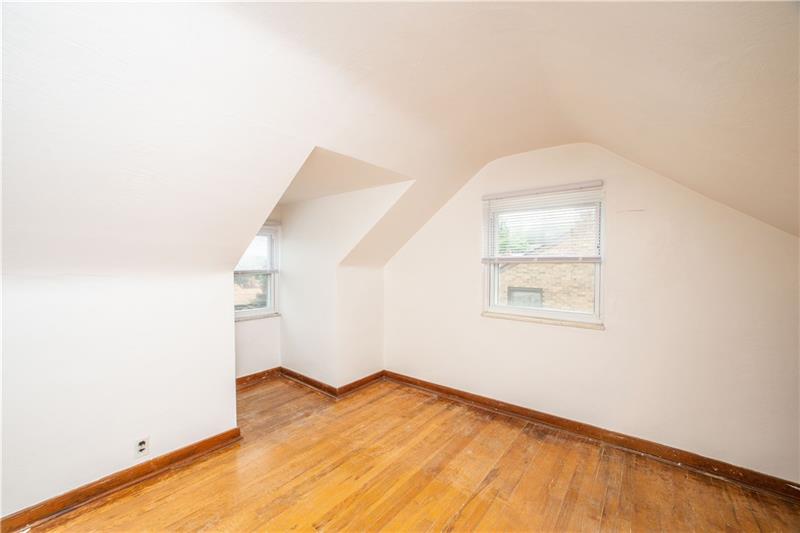 179 Gass Road Pittsburgh, PA 15229 - Photo 19 of 25 Gallery Image 19