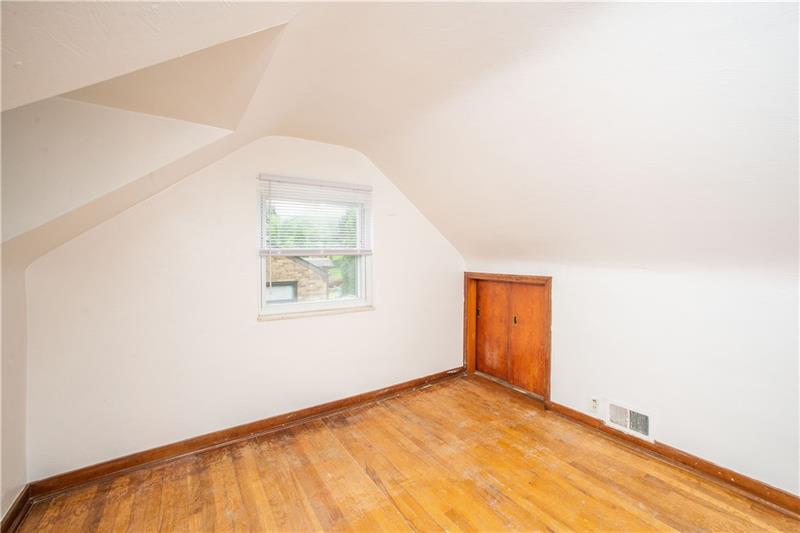179 Gass Road Pittsburgh, PA 15229 - Photo 20 of 25 Gallery Image 20