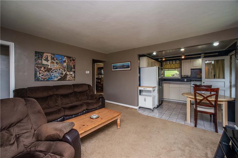 179 Gass Road Pittsburgh, PA 15229 - Photo 5 of 25 Gallery Image 5