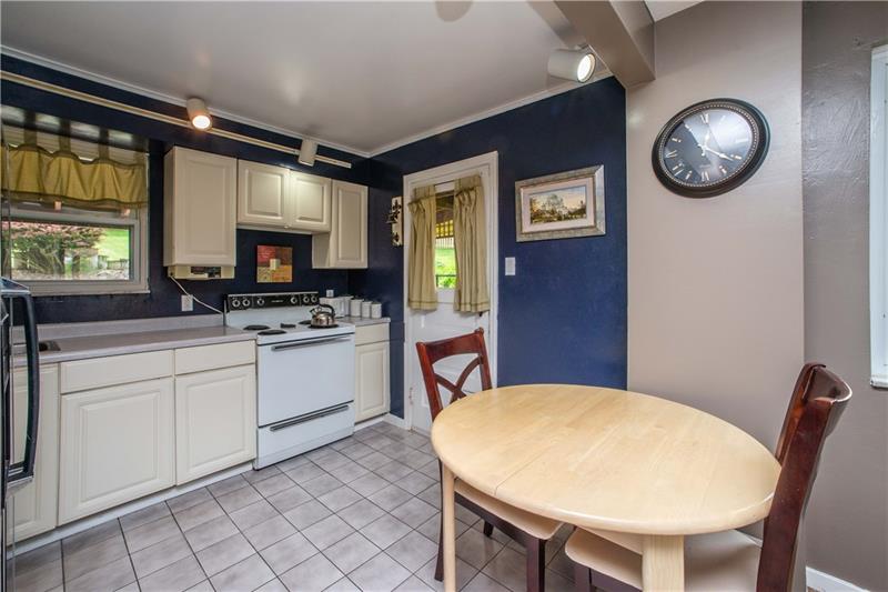 179 Gass Road Pittsburgh, PA 15229 - Photo 7 of 25 Gallery Image 7
