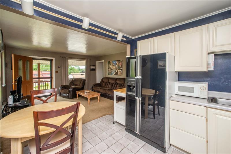 179 Gass Road Pittsburgh, PA 15229 - Photo 9 of 25 Gallery Image 9