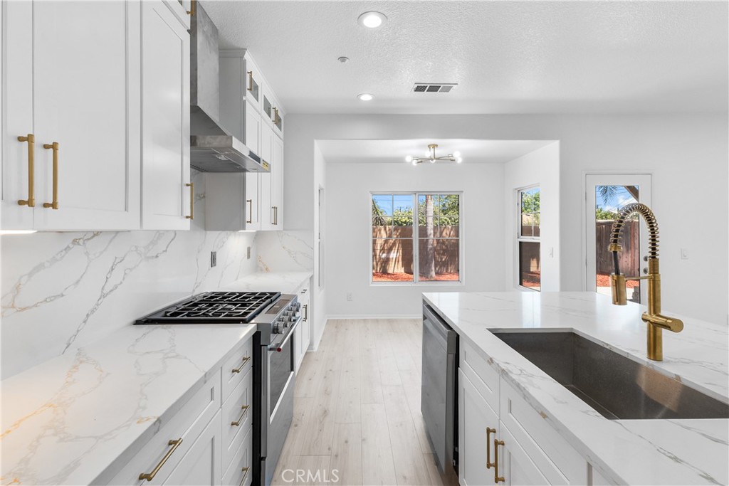 1271 Castledale Street Riverside, CA 92501 - Photo 19 of 54