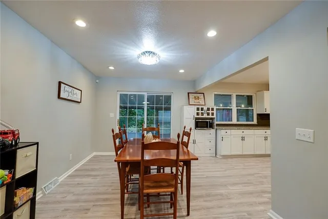 $284,900 | 2100 North York Street, Independence, MO 64058